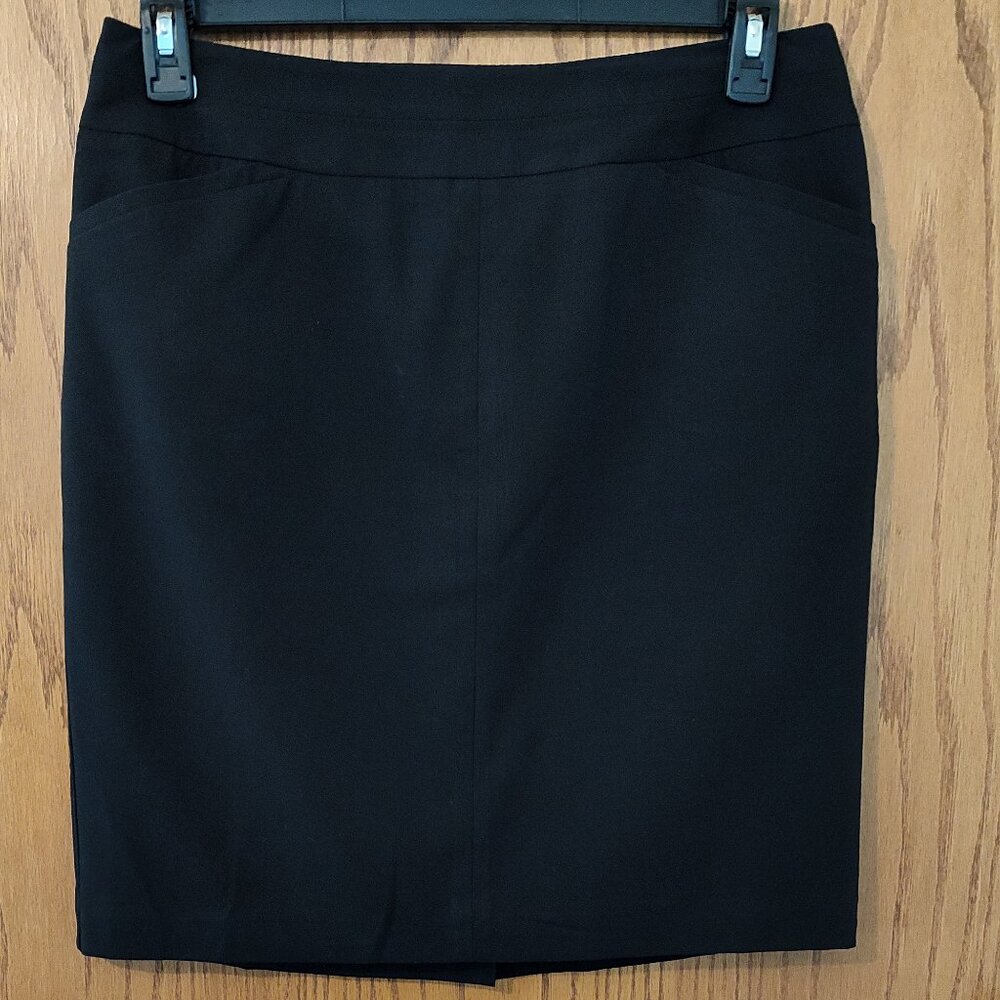 Worthington Petite black skirt, excellent used condition, size 10P